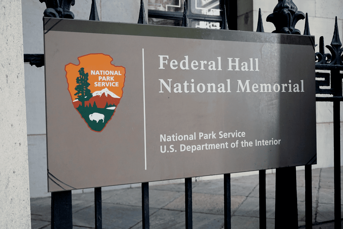 Federal Hall National Park - Visiting National Parks in New York | Sincerely Yasmin